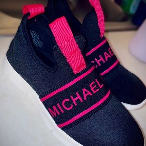 Michael Kors Girls Sneakers 💗🖤🤍